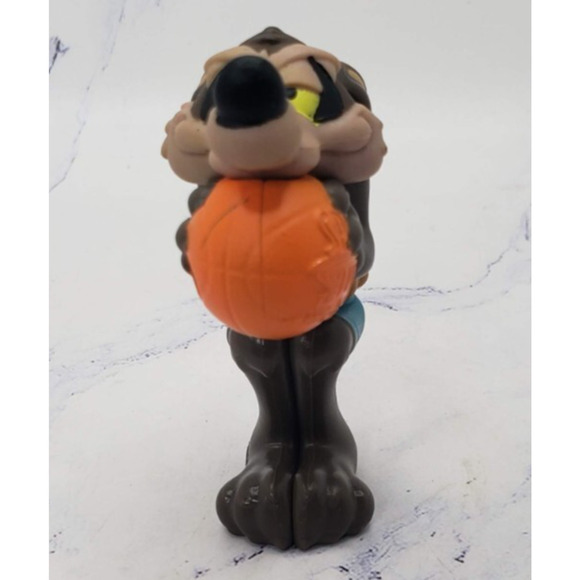 2020 Space Jam Wile E Coyote Basketball Figure McDonalds Happy Meal Toy - Picture 3 of 8